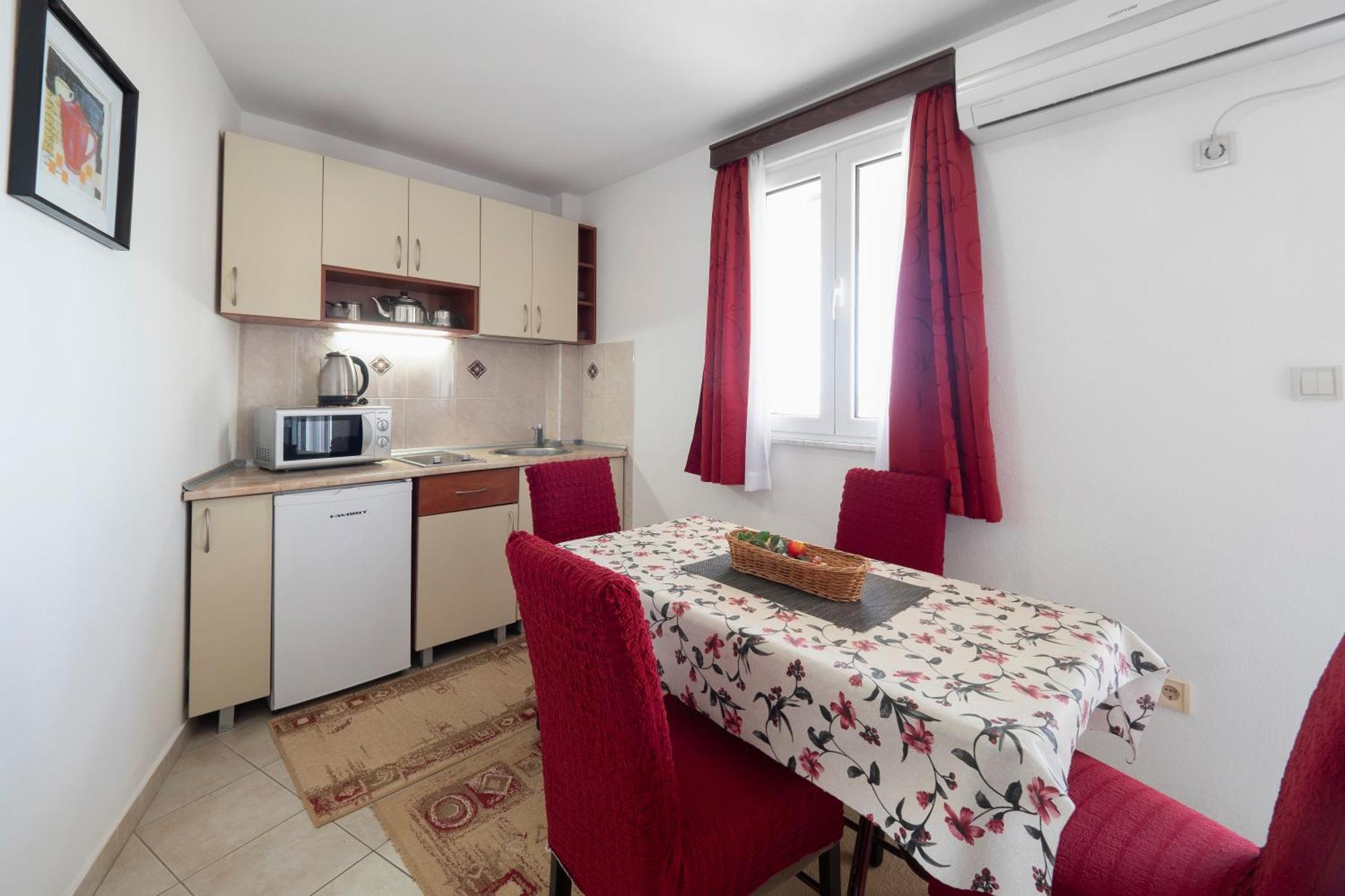 Apartments Marina 스베티스테판 외부 사진