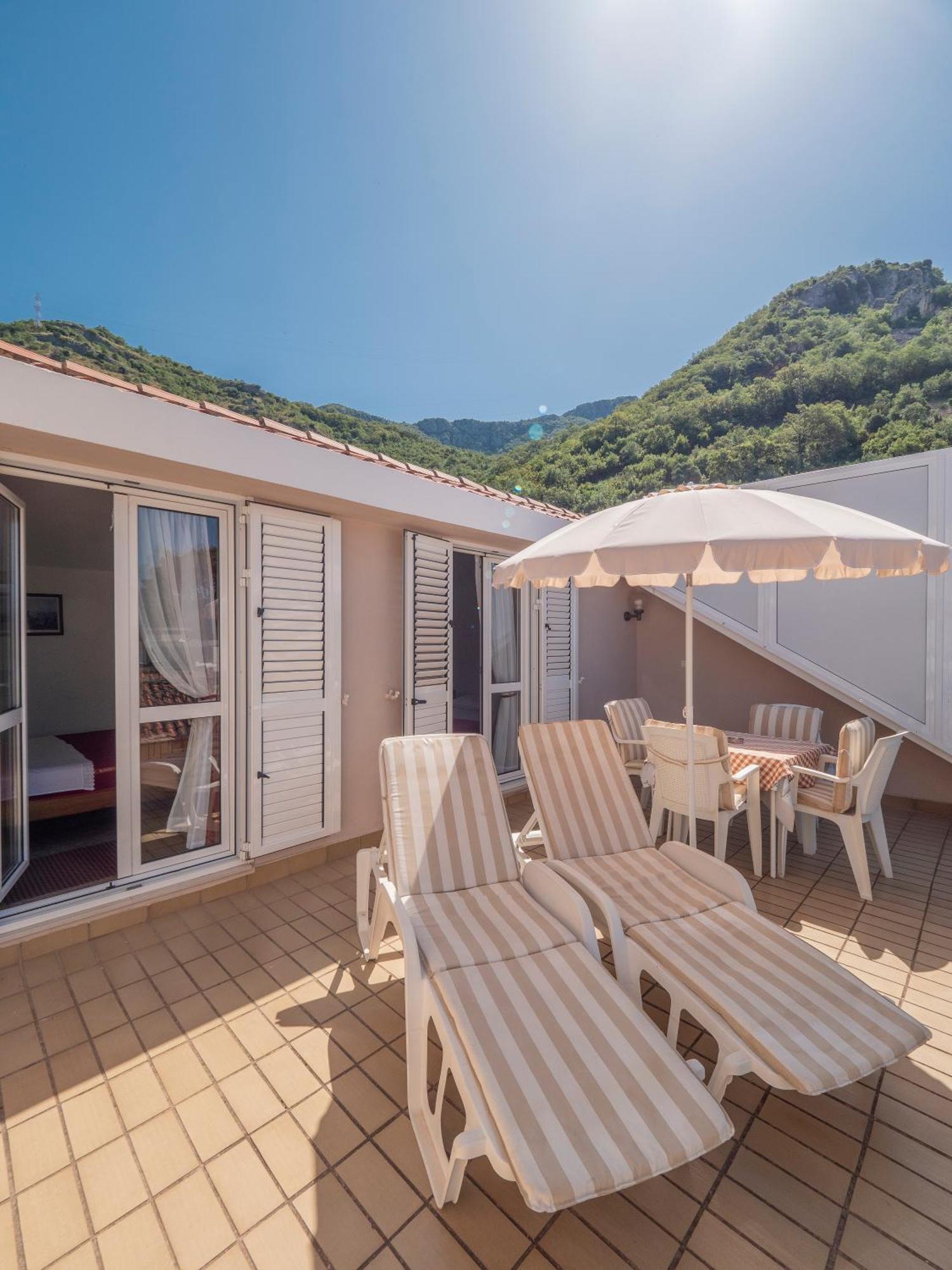 Apartments Marina 스베티스테판 외부 사진